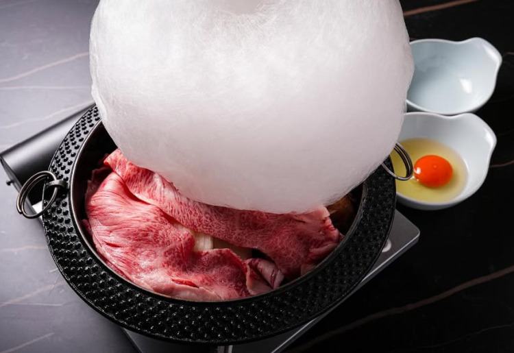 ★人気No.1 【綿あめで作る認定近江牛すき焼きセット】